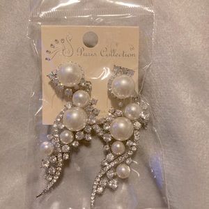 Rhinestone and pearl Earrings
